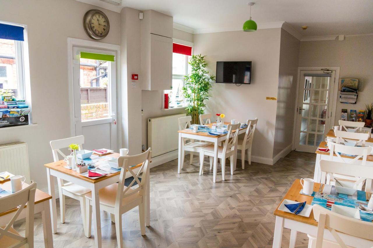 Kingsway Guesthouse - A Selection Of Single, Double And Family Rooms In A Central Location Scarborough Exterior photo
